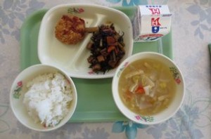 I1MG_0745 ローズポークメンチカツ、厚揚げとひじきの煮物、さつま汁\