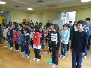 P1190561 元気に校歌\