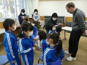 P1190768 英語学習 1年生(公開授業)の様子\
