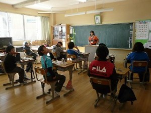 P1190786 6年生の教室 元気です!\