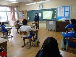 P1190813 4年生教室