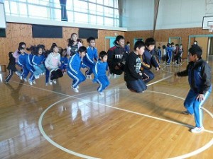 P1190982 低学年のお友達も頑張ってます。\