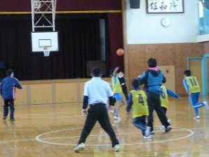 P1200058 親子対決・・・6年生\