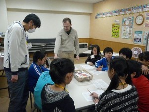 P1200206 英語学習の様子\