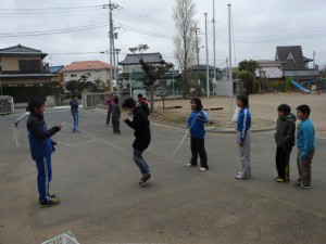 朝のダブルタッチ 練習の成果か,とても上手に跳べるようになりました。\
