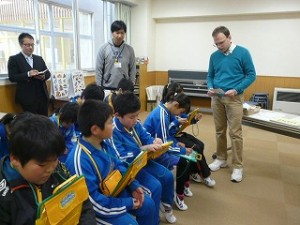 P1200238 英語学習の様子\