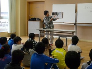 P1200376 今年度 最後の読み聞かせ\