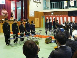 P1200428 9名の卒業生の巣立ち