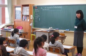 IMG_0967 2・3年生は,学級活動で「ふわふわ言葉」と「ちくちく言葉」について考えました。\