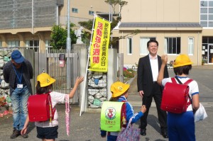 IMG_1194 民生委員さんの交通安全指導の様子です。\\\\