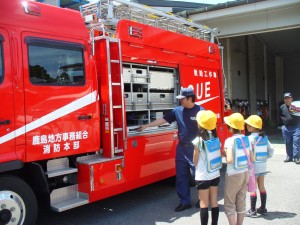 P1050473 消防自動車は大きかったです。\