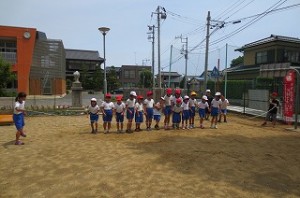 IMG_1358 長縄,息を合わせて跳んでいます。\
