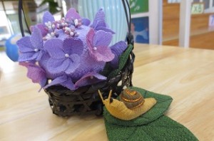 IMG_1378 古賀さんがこの季節にぴったりの手作り置物を飾ってくださいました。\