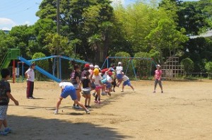 IMG_1408 10人用長縄です。セ~ノと言いながら跳んでいます。\