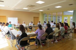IMG_1454 13:00~14:00に学校保健委員会がありました。学校医さん・学校歯科医さん・学校薬剤師さんも来て下さいました。専門的なことをわかりやすく教えて下り,予防・早期治療・生活で気をつけることなど大変勉強になりました。\