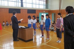 IMG_1564 表彰された5人です。\