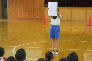 IMG_1567 今週の目標を発表しています。「きもちのよいあいさつをしよう!」\