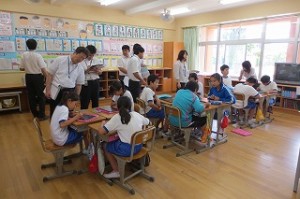 IMG_1684 ⒍年生の算数「速さ」の学習です。タブレットで学習しています。\