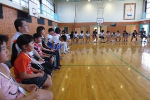 IMG_1610 次に全校でフルーツバスケットをしました。\