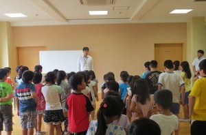 IMG_1748 保健主事の先生と生徒指導の先生から夏休みに注意することが話されました。\