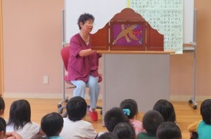 IMG_2002 「アヒルの王さま」というお話を1~3年生にしてくださいました。\