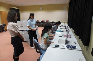 IMG_2029 5校時の4年生。社会科の調べ学習をPCでします。山口先生お願いします。\