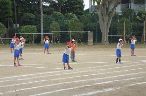 IMG_2054 息を合わせて踊っています。曲名は今のところシークレットです。\