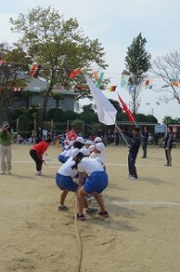 IMG_2245 子ども達の綱引きです。\