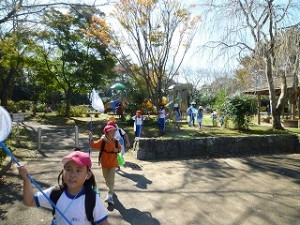 P1040133 「あ~楽しかった!」「学校に帰ろう!」・・・1年生は,とっても元気です!\\