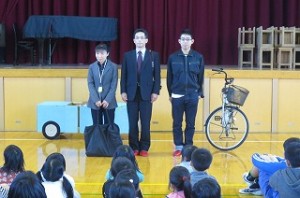 IMG_2520 子ども達も,学校職員も大変勉強になりました。鹿嶋警察署の3名の先生方に感謝を申し上げます。\\