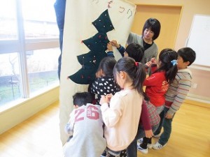 IMG_2781 飾り付けをしています。\