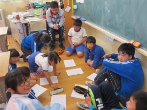IMG_2878 「きちんと一列で登校できた。」と反省がありました。交通安全第一でこれからも登下校しよう。\