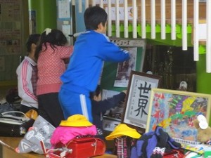 IMG_2970 運営委員会は,豊津小自慢のエントランス掲示物を張り替えてくれました。\