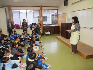 IMG_2996 続いて「2011.3.11の震災」で公民館がどのような状況であったかのお話を聴きました。\