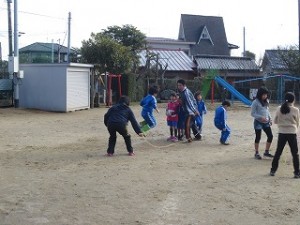 IMG_3043 1年生の長縄跳びです。\\\\