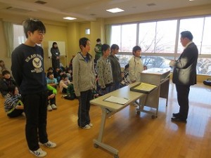 IMG_3064 この子達は統計グラフコンクールでの表彰です。5人で協力して作りました。\