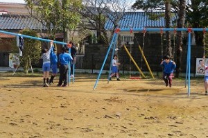 IMG_3197 6年生 ブランコ遊び♪