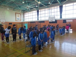 IMG_3358 今日から卒業式の全体練習が始まりました。より素晴らしい卒業式をつくろうと在校生や教師達が頑張っています。\\