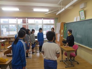 IMG_3584 子どもたちは,一人一人感想やお礼を古賀さんに言いました。3年間お世話になりました。\\\