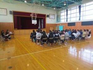 IMG_3744 PTA総会です。PTA会員36名(教職員を除く)で一般席に29名の方が座っていらっしゃいました。\