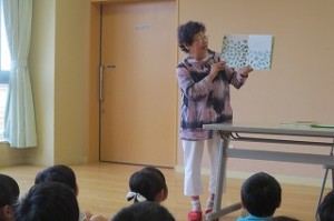 IMG_3829 「999匹のオタマジャクシ」と「どこ行ったん」・・・。ホラーのようでドキドキしながら楽しく聴きました。\