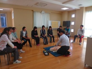 IMG_3904 AEDは,「使う勇気が大切」と教えて頂きました。研修の積み重ねによりその勇気も出ると思います。\