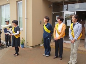 IMG_3921 出発前,交通安全母の会の方々から交通安全のお話を聞きました。\\