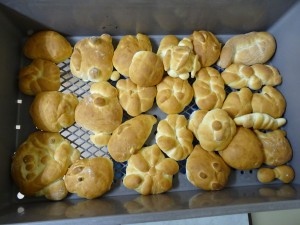 DSC01760 2年生が作ったパンです。おいしそう。\