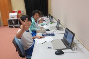 IMG_4084 3年生が学校の周りの歴史について勉強しています。\