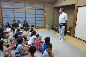 IMG_4262 開会式です。まちづくり委員長のお話です。\\