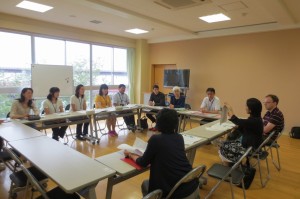 IMG_4314 英語活動後の協議会です。\