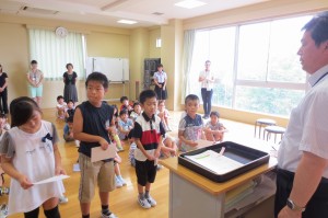 IMG_4504 終業式前に,虫歯のない人の表彰です。\\\