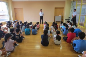 IMG_4514 校長先生のお話。「交通安全・健康・夏休みにしかできないことにトライする」のお話でした。\\\