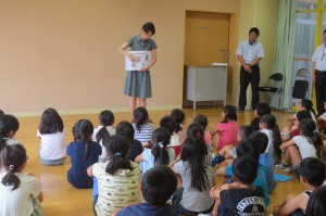 IMG_4523 保健主事の話「規則正しい生活・熱中症予防・不審者対応等」のお話でした。\\